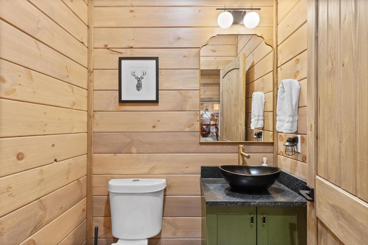 Mins To Gburg Sleeps 8 Hot Tub Arcade Area Pool Villa Gatlinburg Eksteriør bilde