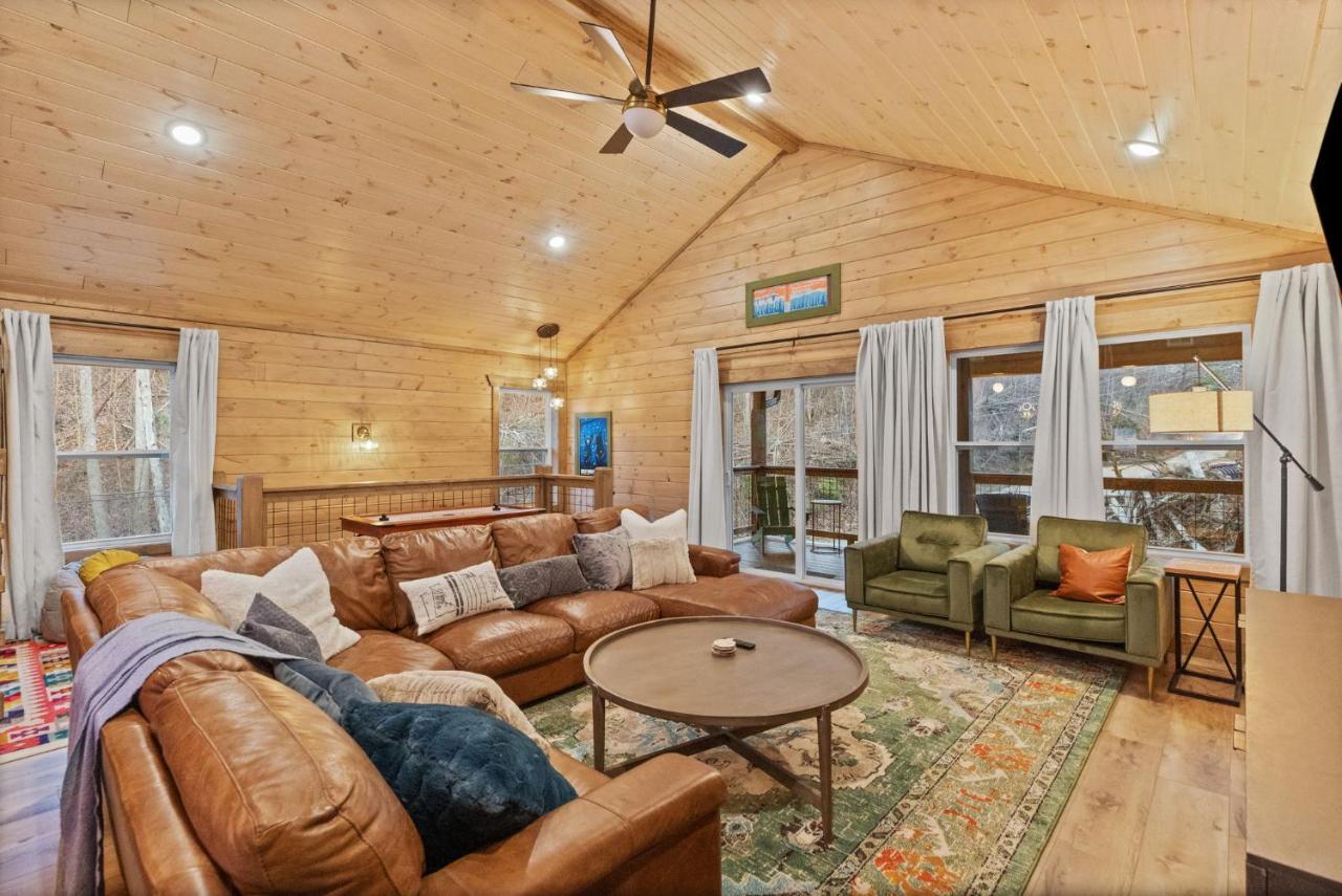 Mins To Gburg Sleeps 8 Hot Tub Arcade Area Pool Villa Gatlinburg Eksteriør bilde