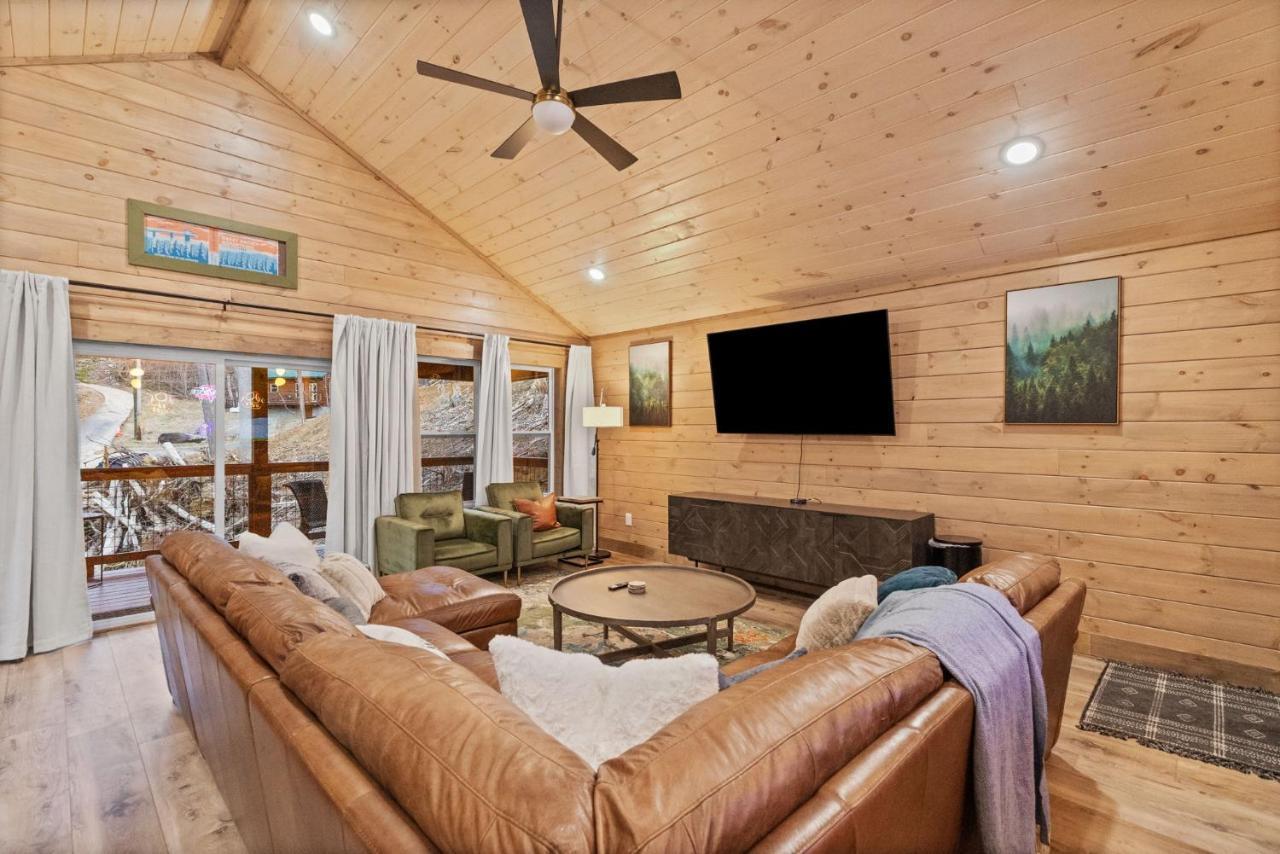 Mins To Gburg Sleeps 8 Hot Tub Arcade Area Pool Villa Gatlinburg Eksteriør bilde