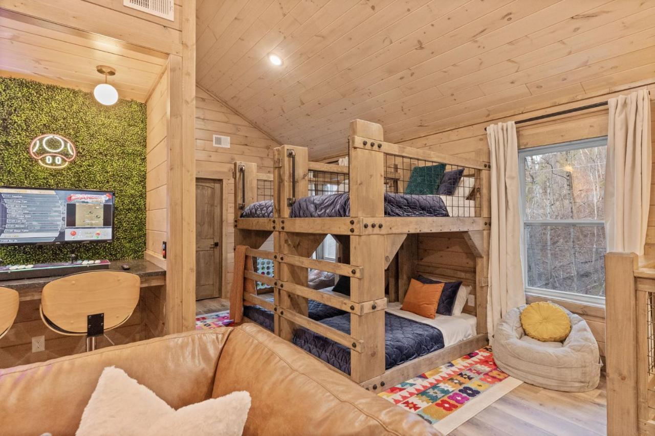 Mins To Gburg Sleeps 8 Hot Tub Arcade Area Pool Villa Gatlinburg Eksteriør bilde