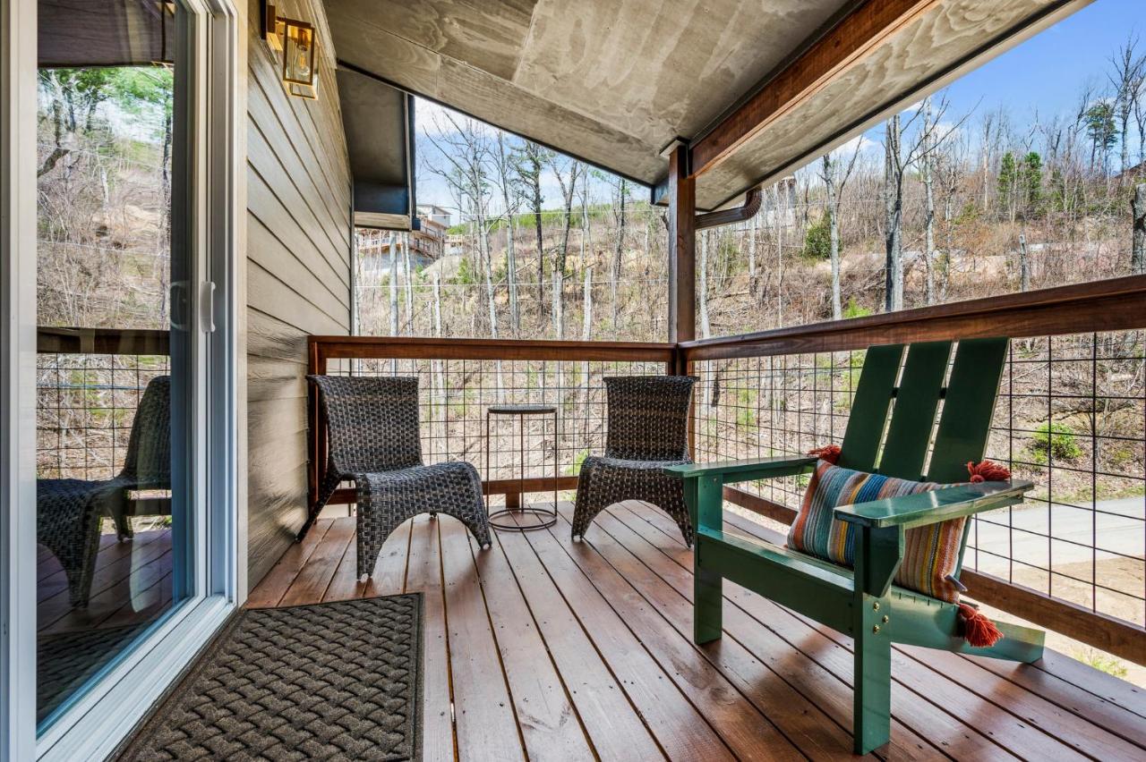 Mins To Gburg Sleeps 8 Hot Tub Arcade Area Pool Villa Gatlinburg Eksteriør bilde