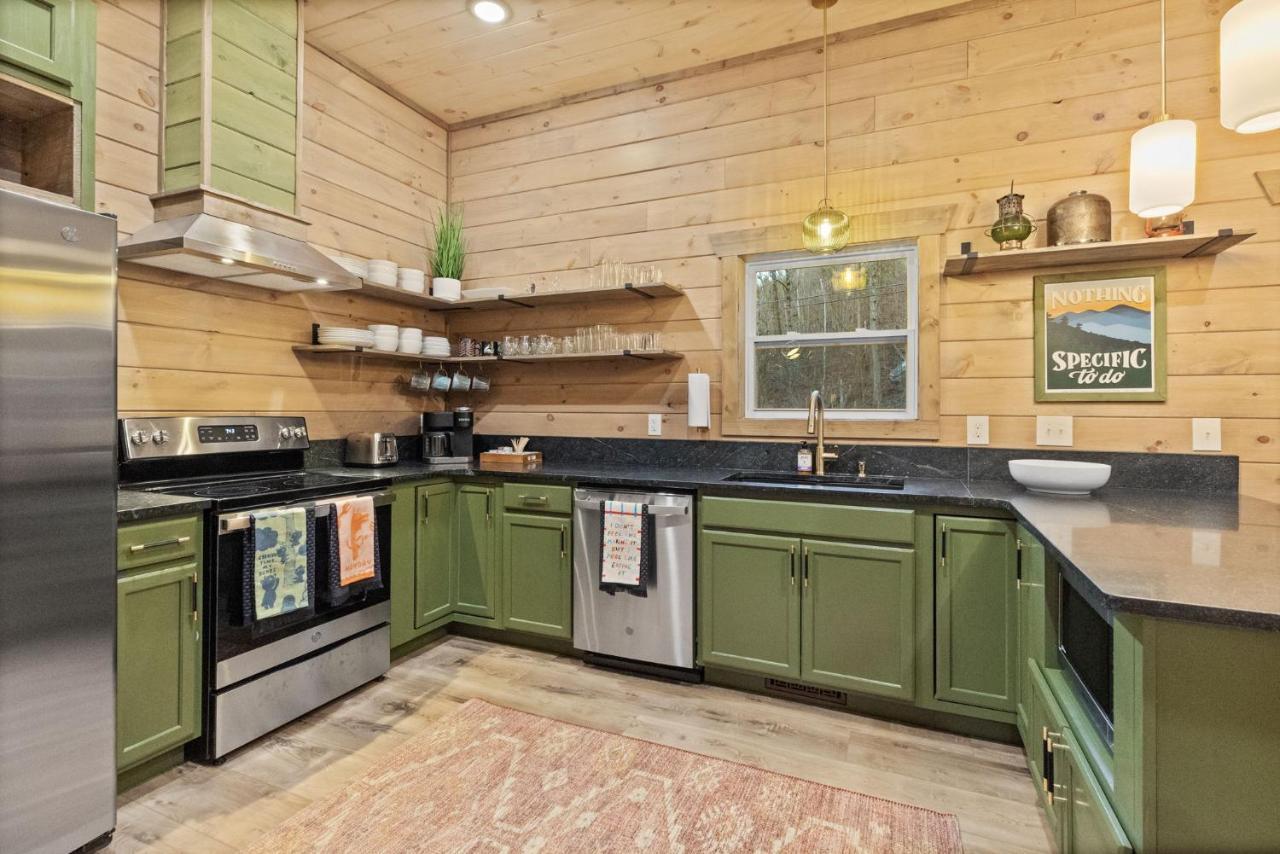 Mins To Gburg Sleeps 8 Hot Tub Arcade Area Pool Villa Gatlinburg Eksteriør bilde