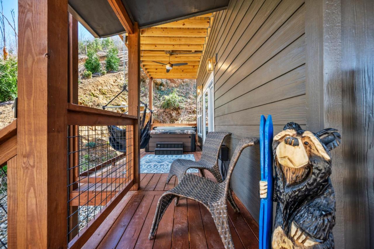 Mins To Gburg Sleeps 8 Hot Tub Arcade Area Pool Villa Gatlinburg Eksteriør bilde