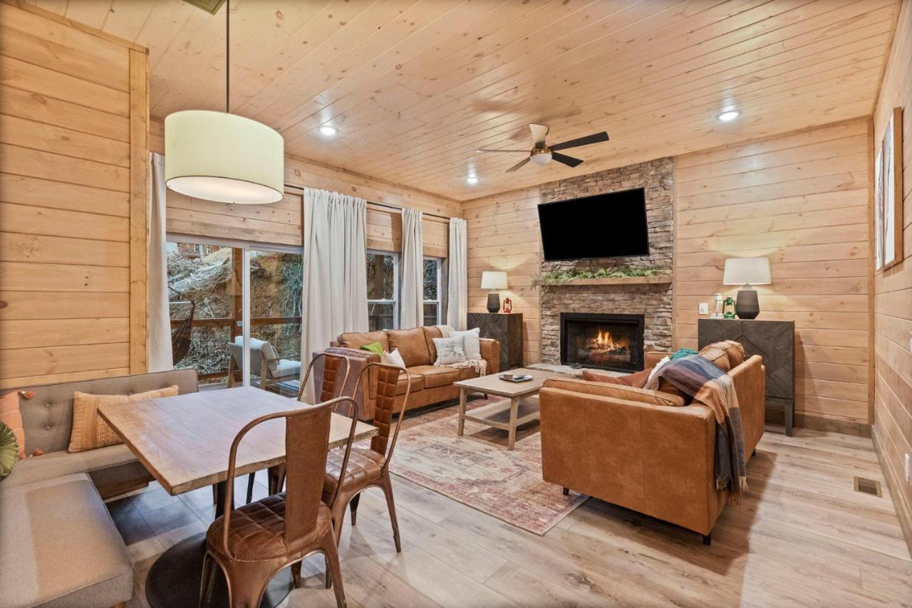 Mins To Gburg Sleeps 8 Hot Tub Arcade Area Pool Villa Gatlinburg Eksteriør bilde