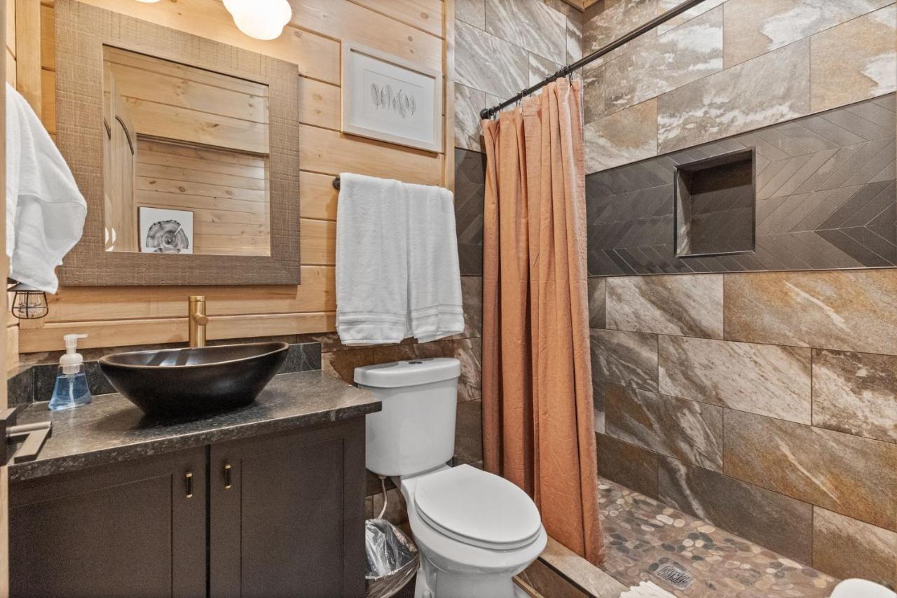 Mins To Gburg Sleeps 8 Hot Tub Arcade Area Pool Villa Gatlinburg Eksteriør bilde