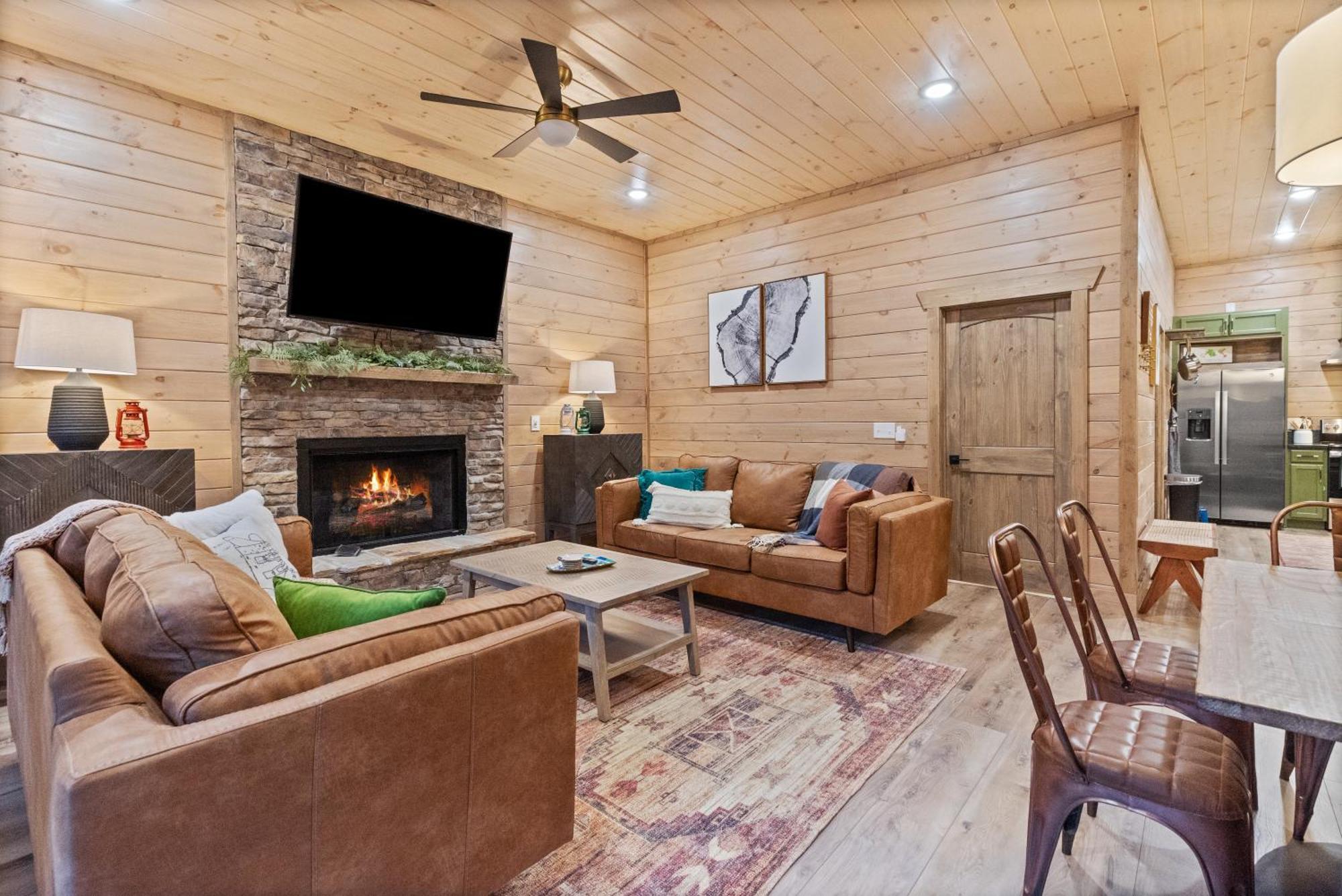 Mins To Gburg Sleeps 8 Hot Tub Arcade Area Pool Villa Gatlinburg Eksteriør bilde